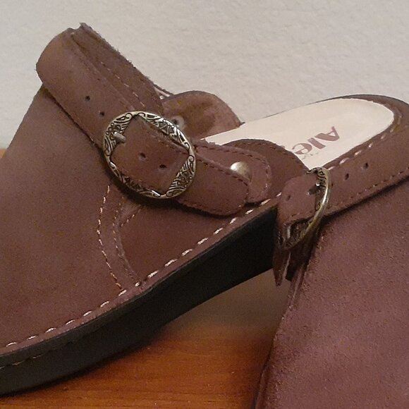 Alegria Bryn Cocoa Clog - Picture 10 of 10